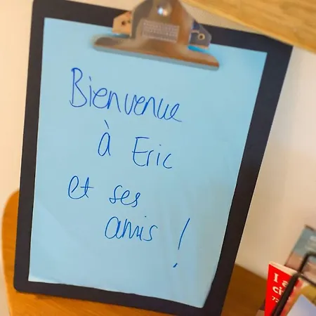 Quiet For 4 At Park In Center