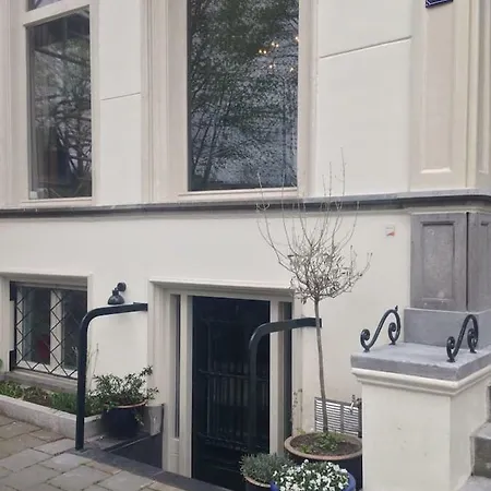 Quiet For 4 At Park In Center Apartment
