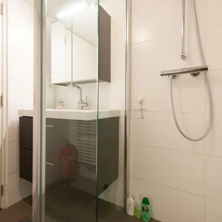 Quiet For 4 At Park In Center Apartment