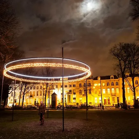 Apartamento Quiet For 4 At Park In Center Amesterdão