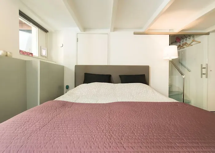 Quiet For 4 At Park In Center *