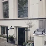 Quiet For 4 At Park In Center Daire