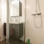 Quiet For 4 At Park In Center Daire