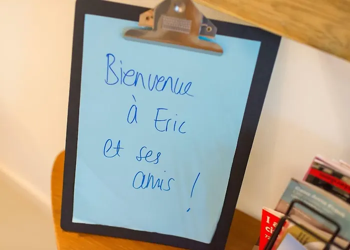 Quiet For 4 At Park In Center